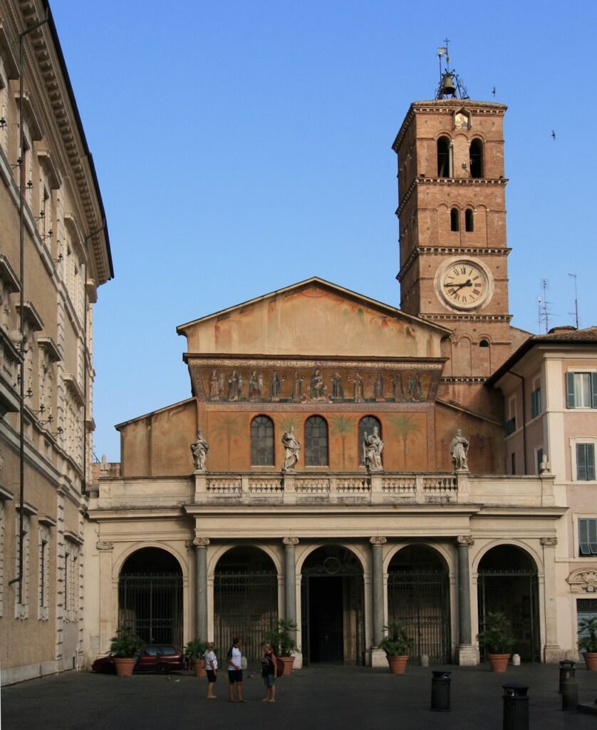 Chiesa-di-Santa-Maria-in-Trastevere.jpg
