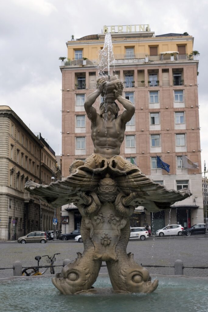 Fontana-del-Tritone.jpg