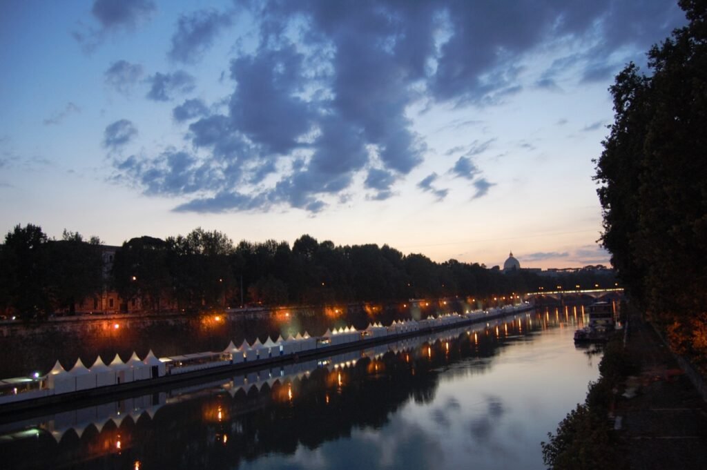 Lungotevere-Raffaello-Sanzio.jpg