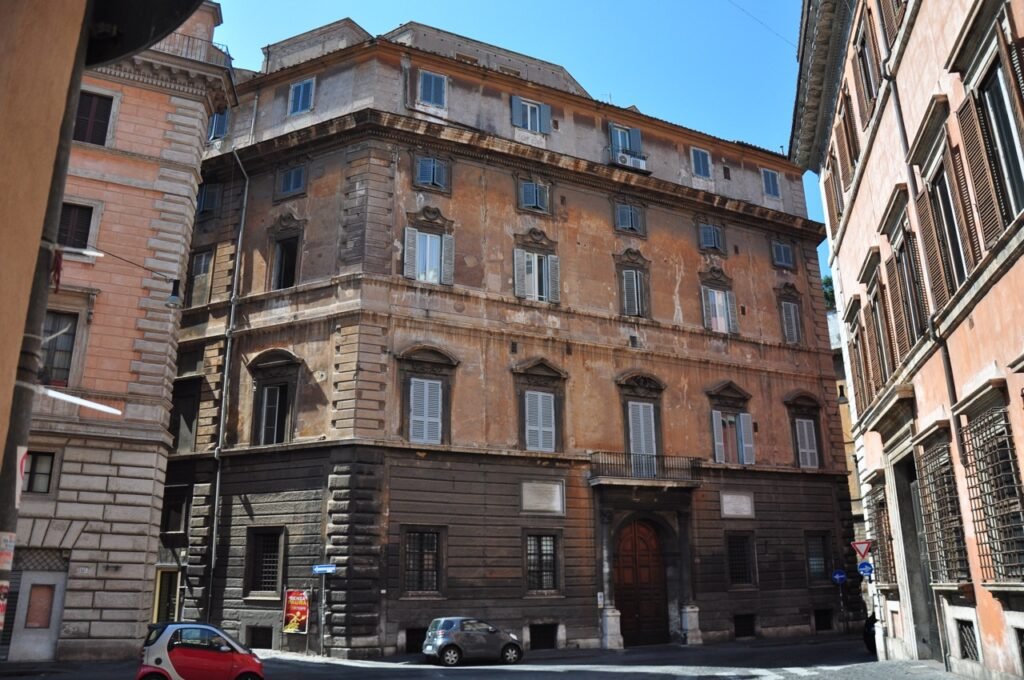 Palazzo-Aragona-Gonzaga.jpg