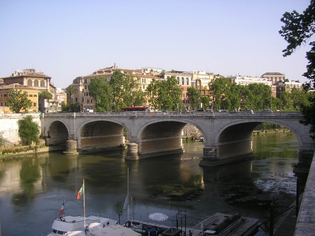 Ponte-Cavour.jpg